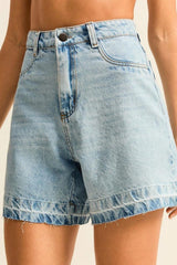 Short Jeans Claro Feminino Desfiado Yva