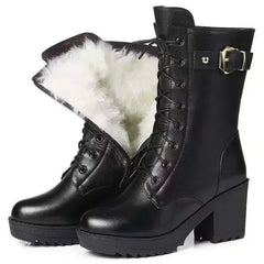 Bota de Couro Peluciada Cano Médio Feminina Reya - Coradon