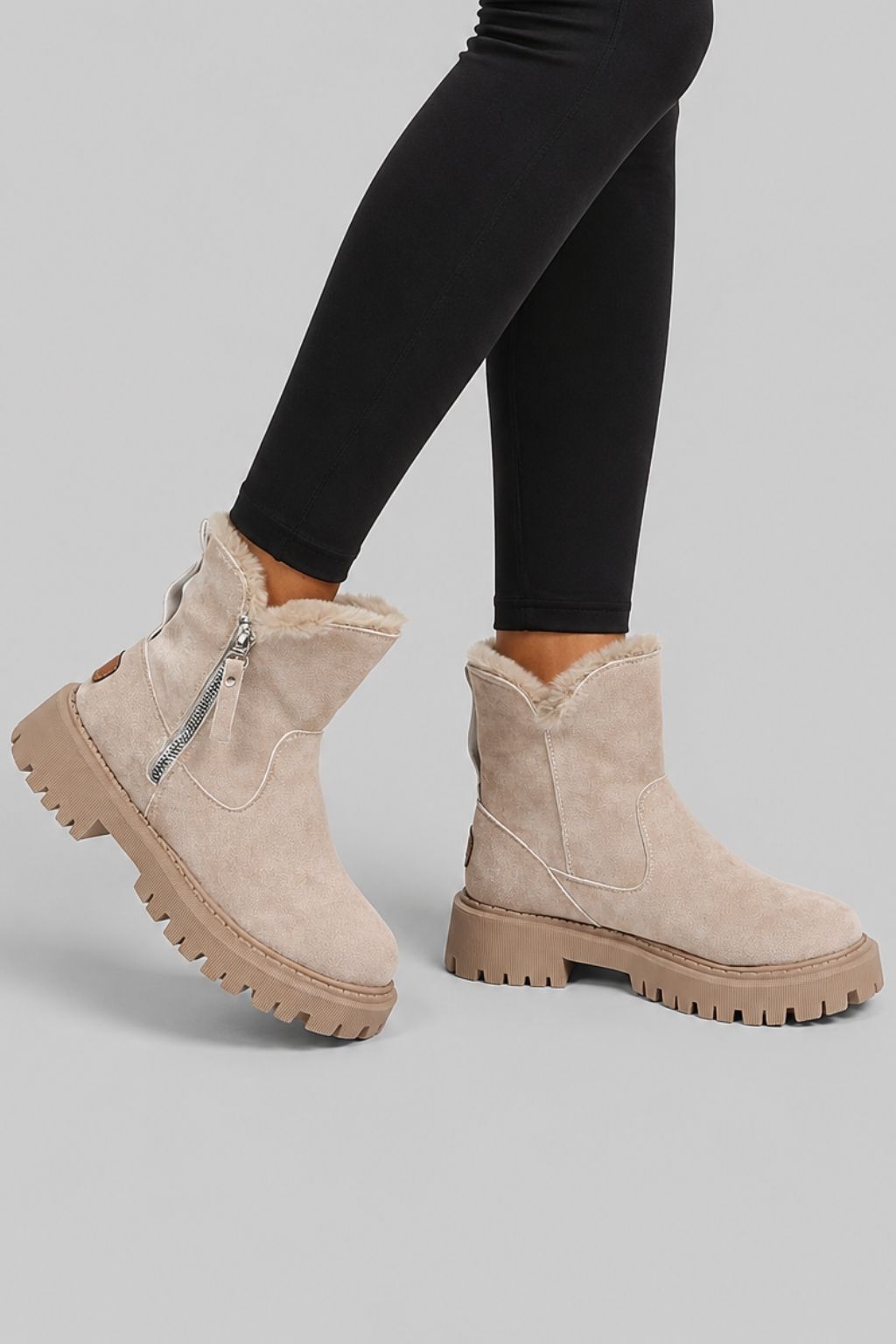 Bota Feminina Cano Curto Camurça Peluciada Padded