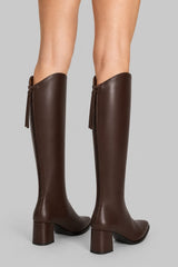 Bota Feminina Cano Longo Bico Fino De Couro Marrom Lia