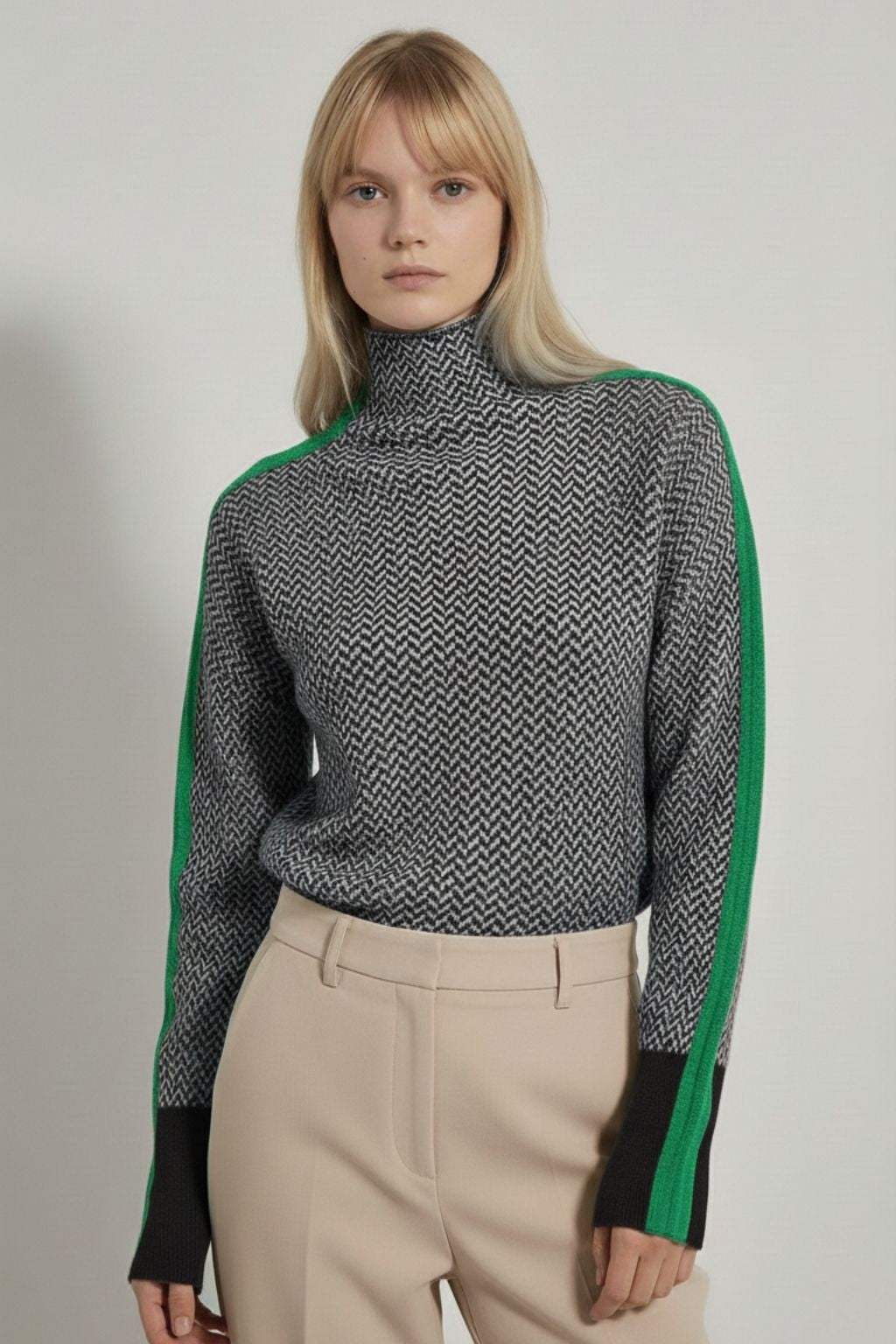 Suéter Feminino Preto Gola Alta Ariadne